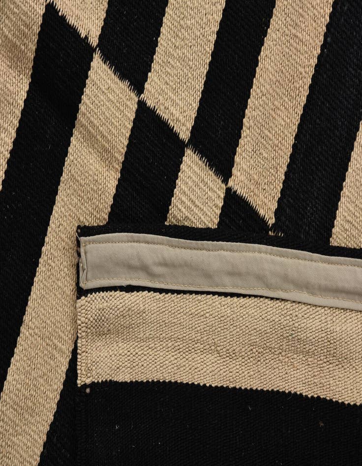 Detail image of  8' 1 x 11'  Hand Woven Kilim Modern Wool Rug