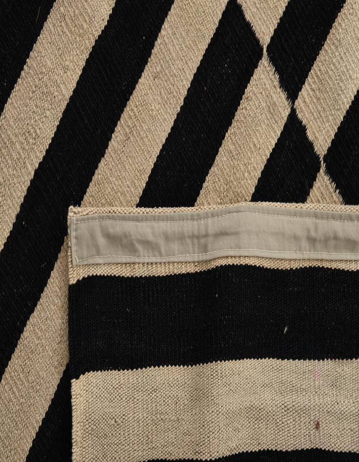 Detail image of  8' 1 x 11' 1  Hand Woven Kilim Modern Wool Rug