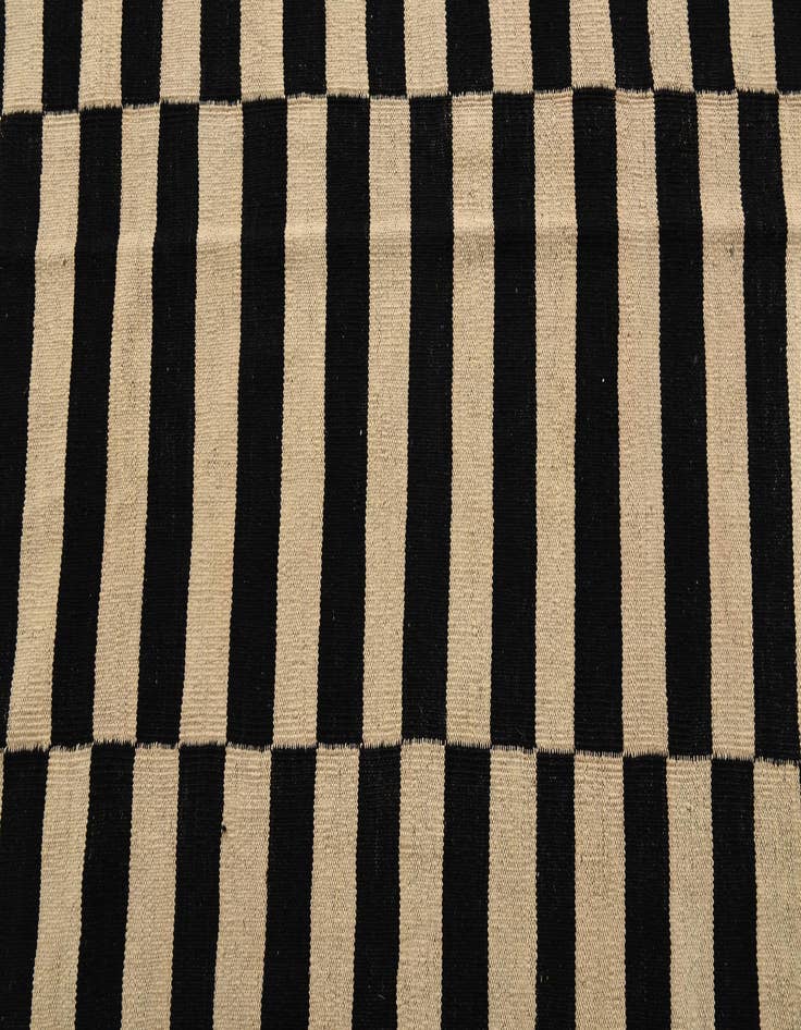 Detail image of  6' 9 x 9' 9  Hand Woven Kilim Modern Wool Rug