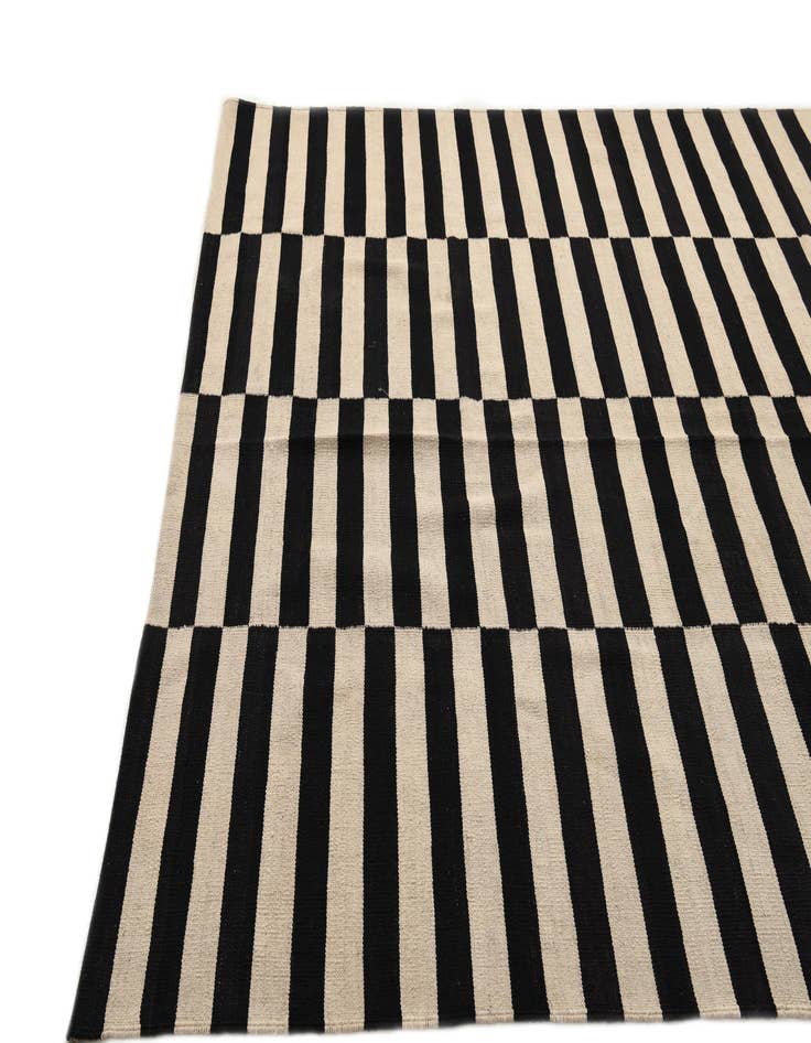 Detail image of  6' 8 x 9' 9  Hand Woven Kilim Modern Wool Rug