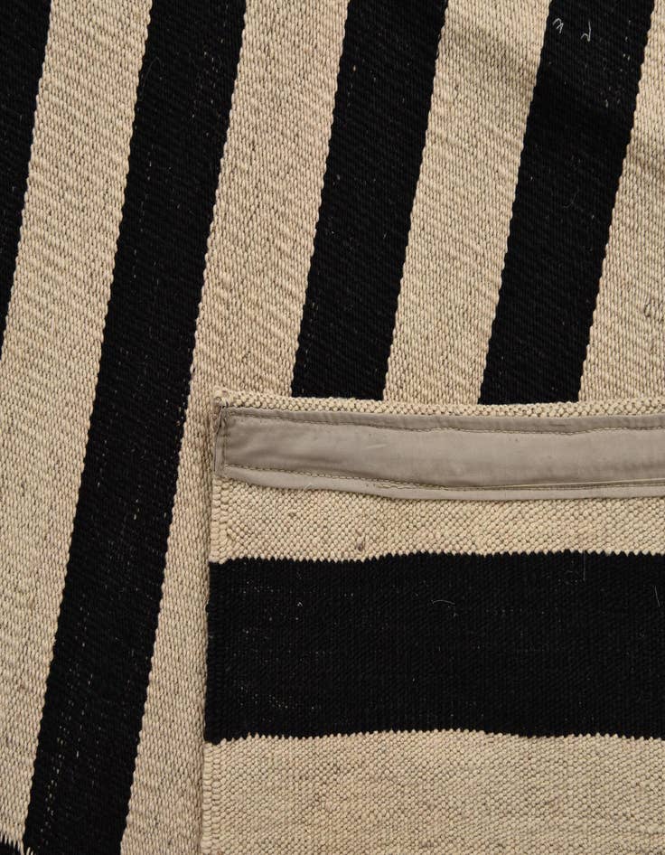 Detail image of  6' 8 x 9' 9  Hand Woven Kilim Modern Wool Rug