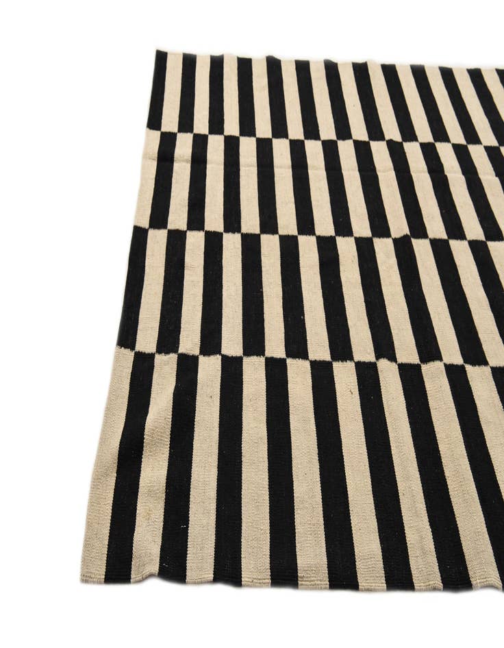 Detail image of  5' 8 x 7' 9  Hand Woven Kilim Modern Wool Rug