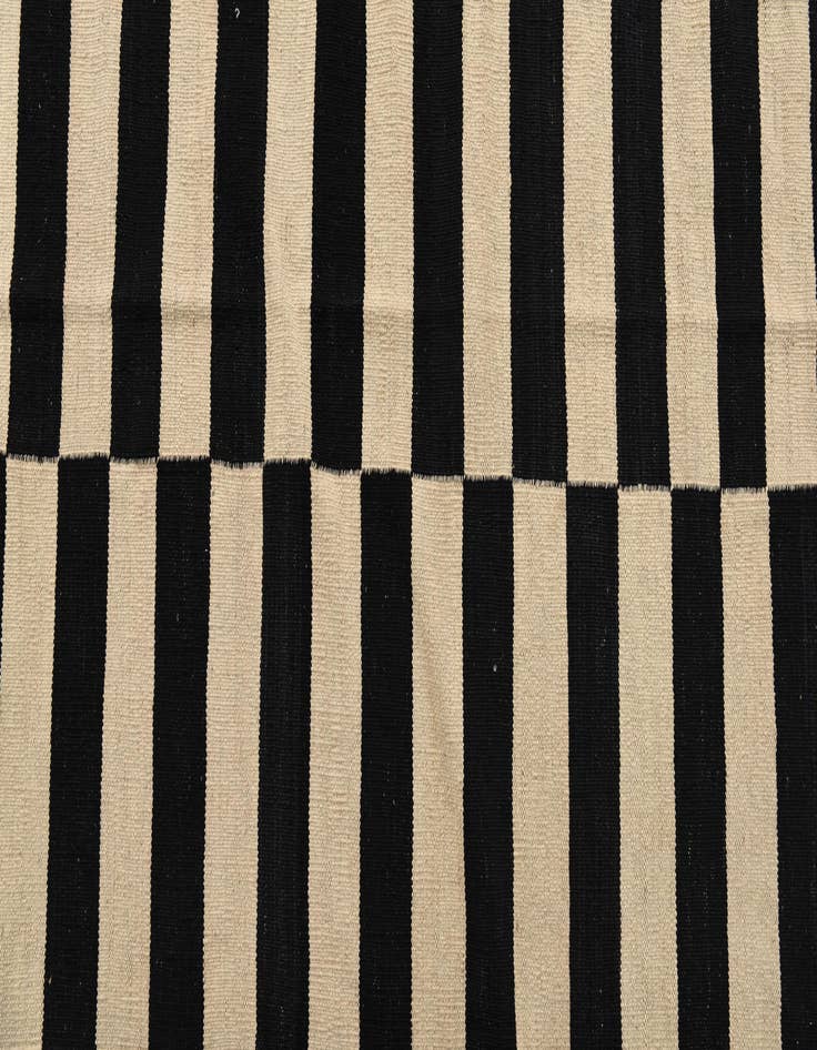 Detail image of  5' 5 x 7' 10  Hand Woven Kilim Modern Wool Rug