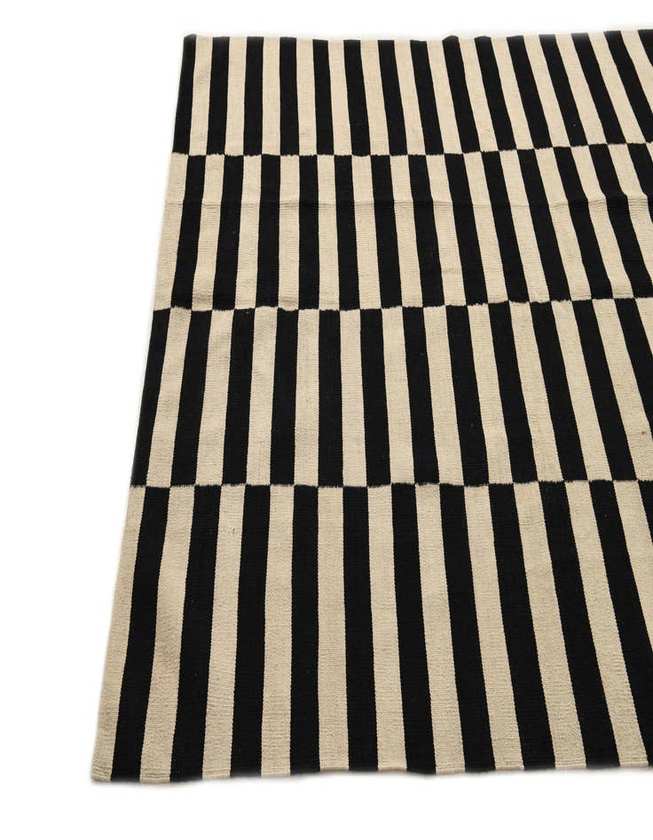 Detail image of  5' 8 x 7' 11  Hand Woven Kilim Modern Wool Rug