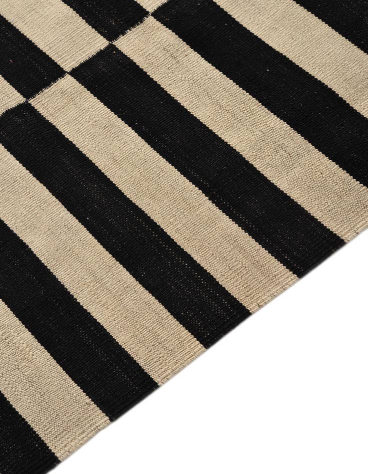 Detail image of  5' 7 x 7' 10  Hand Woven Kilim Modern Wool Rug