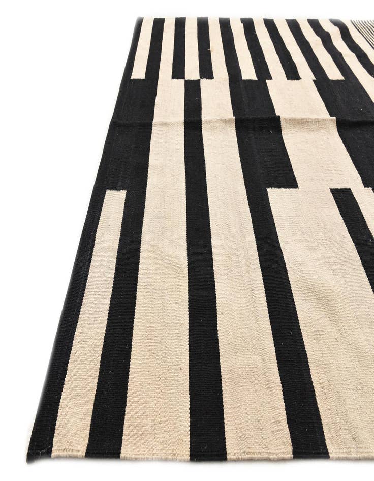 Detail image of  5' 8 x 7' 9  Hand Woven Kilim Modern Wool Rug