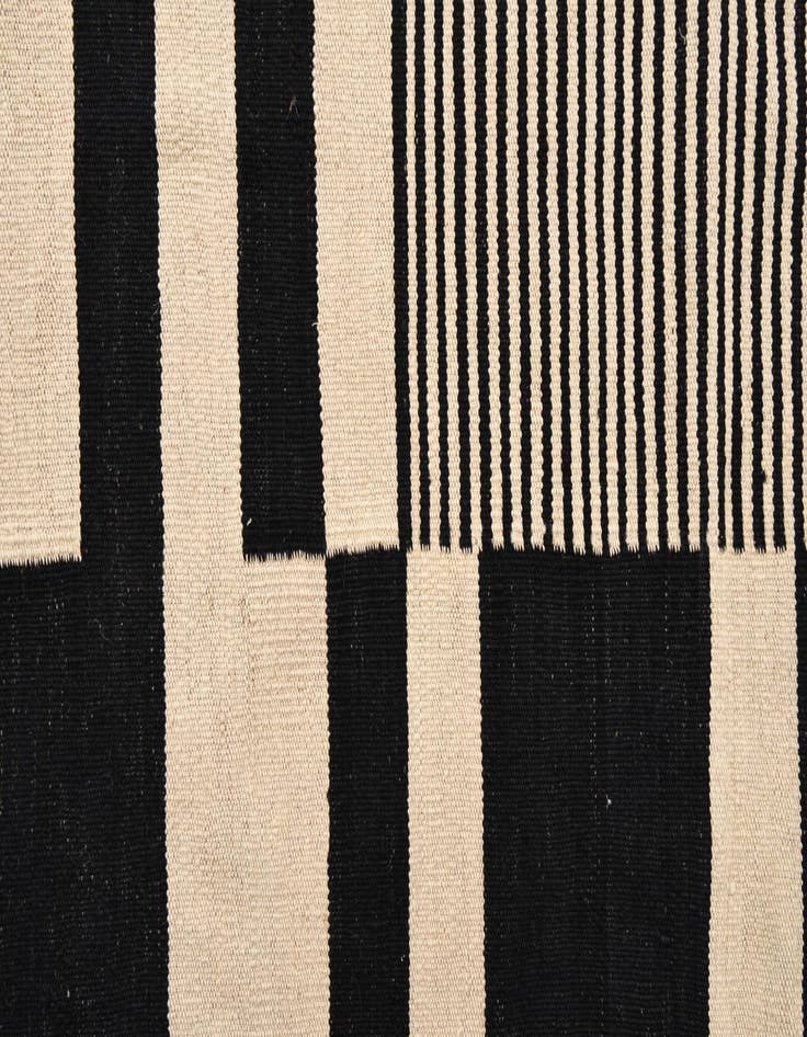 Detail image of  5' 8 x 7' 9  Hand Woven Kilim Modern Wool Rug