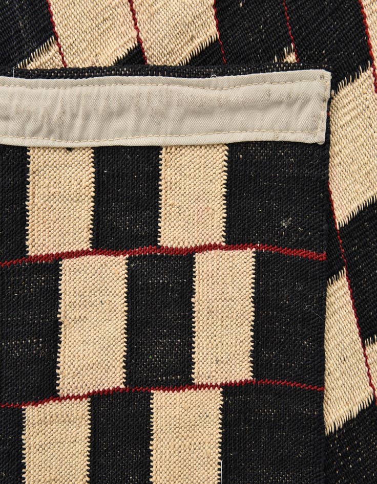 Detail image of  4' 3 x 5' 10  Hand Woven Kilim Modern Wool Rug