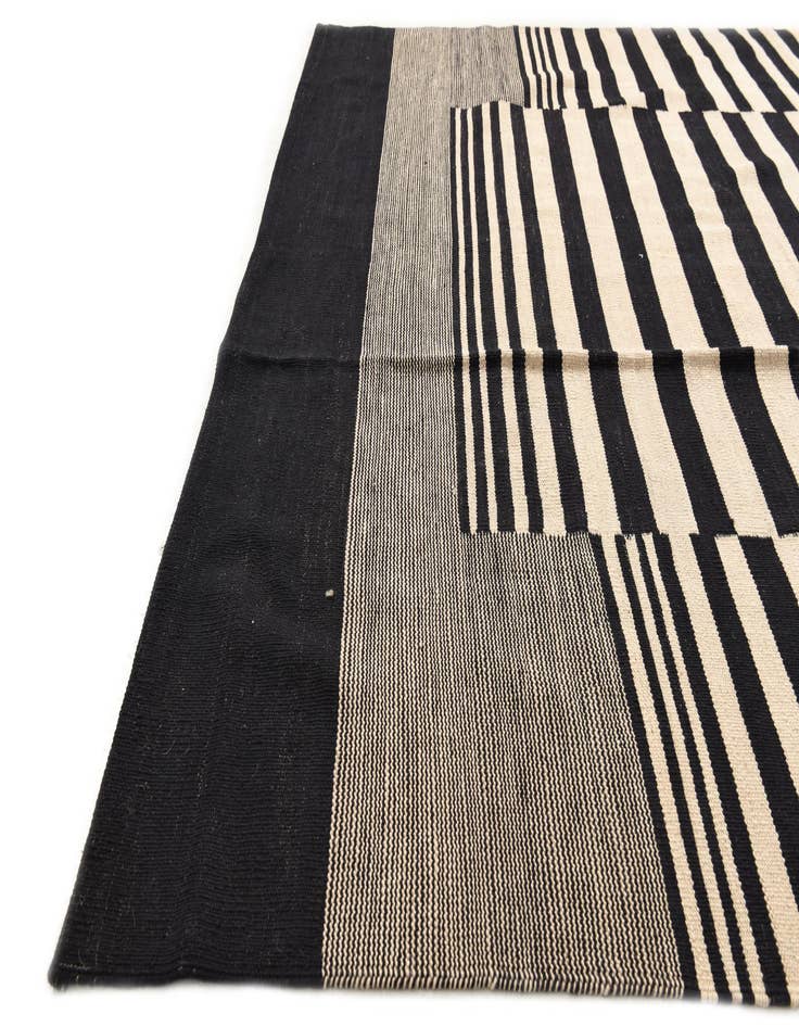 Detail image of  6' x 7' 6  Hand Woven Kilim Modern Wool Rug