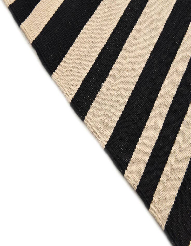 Detail image of  6' x 7' 6  Hand Woven Kilim Modern Wool Rug