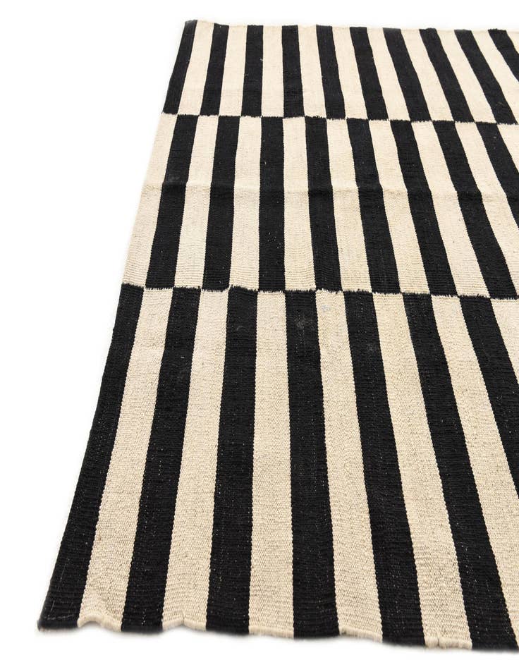 Detail image of  4' 2 x 5' 10  Hand Woven Kilim Modern Wool Rug