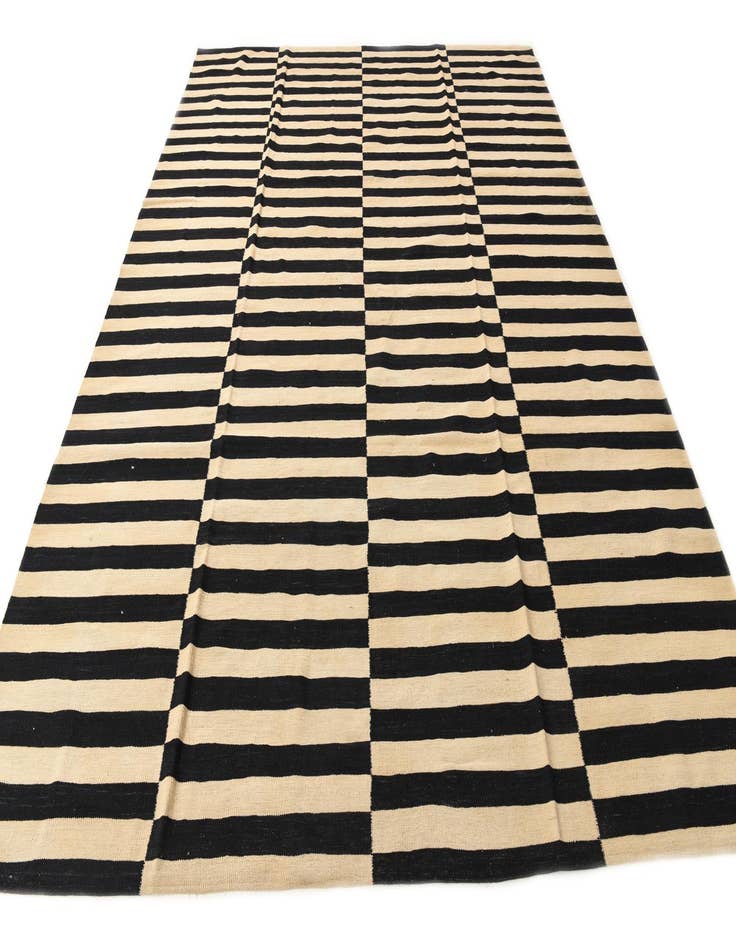 Detail image of  8' 4 x 11'  Hand Woven Kilim Modern Wool Rug