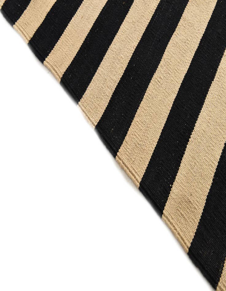 Detail image of  8' 4 x 11'  Hand Woven Kilim Modern Wool Rug