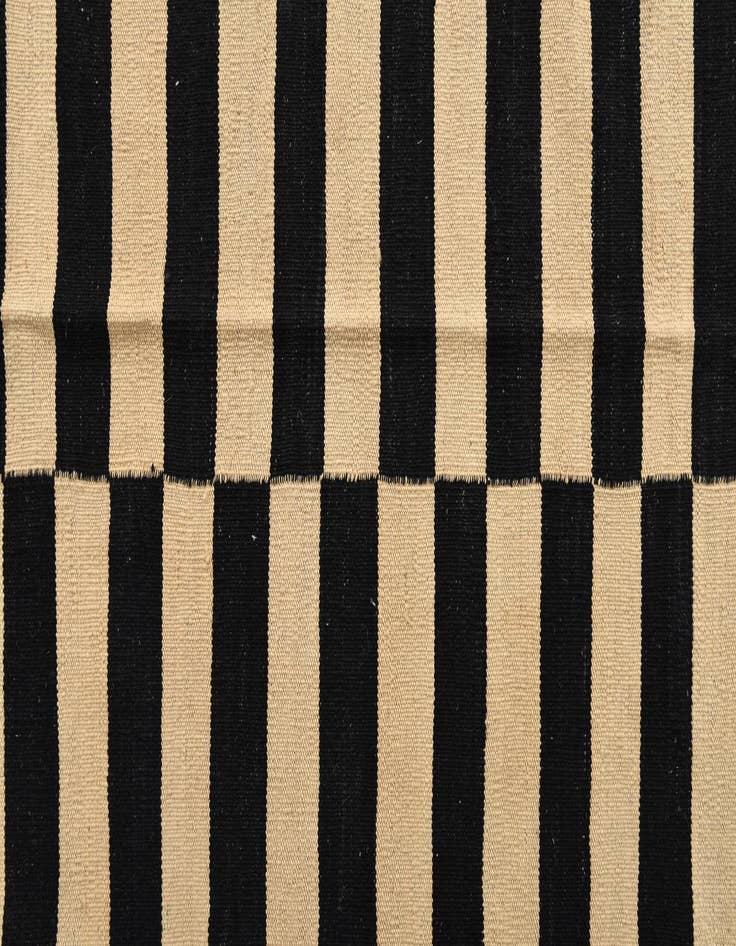 Detail image of  8' 4 x 11'  Hand Woven Kilim Modern Wool Rug