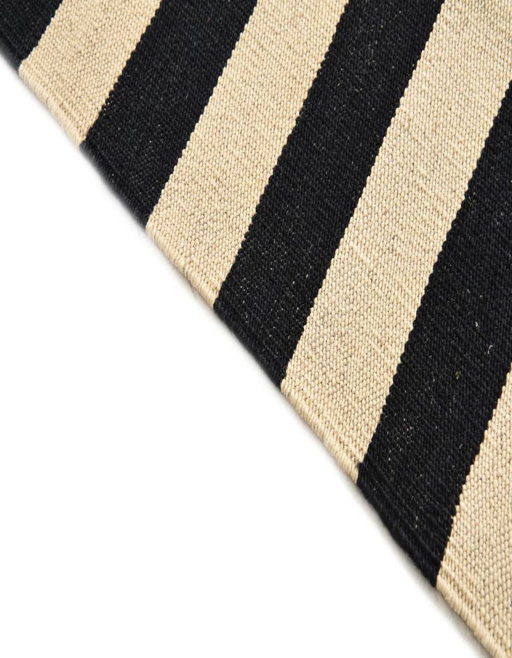 Detail image of  3' 4 x 4' 10  Hand Woven Kilim Modern Wool Rug