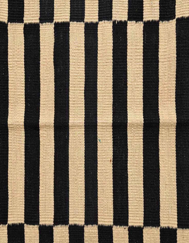 Detail image of  4' 2 x 5' 10  Hand Woven Kilim Modern Wool Rug