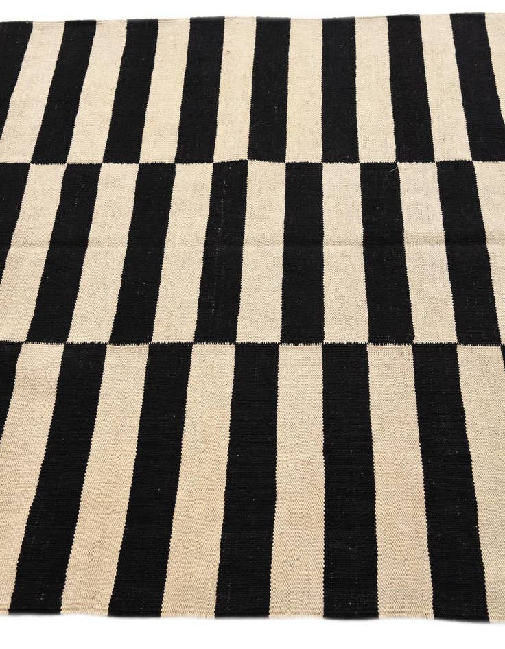 Detail image of  4' 3 x 5' 10  Hand Woven Kilim Modern Wool Rug