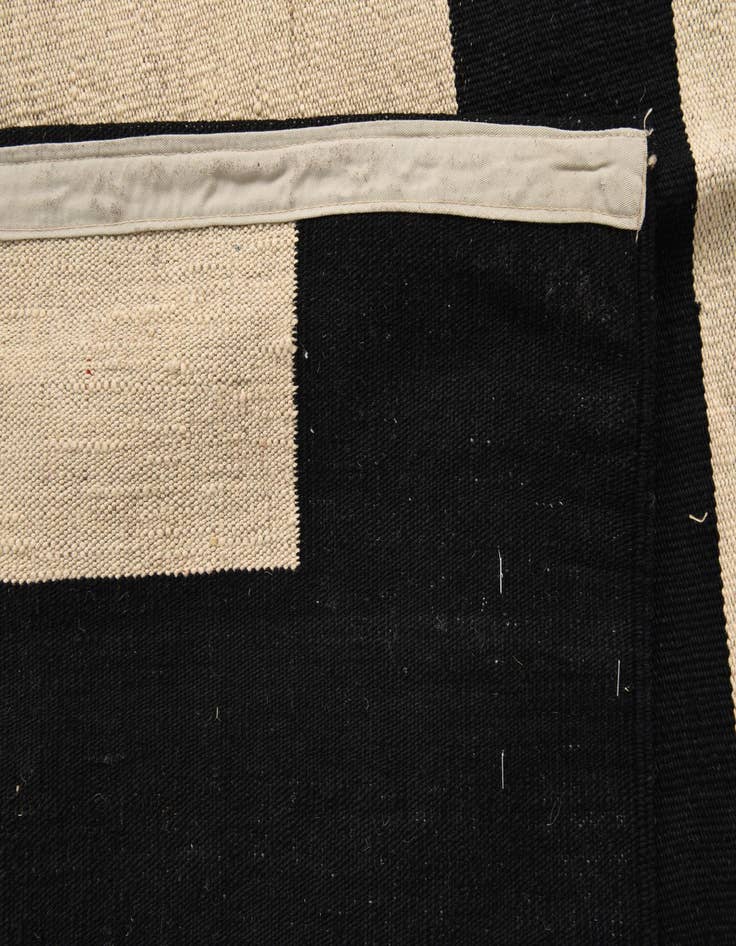 Detail image of  8' 6 x 9' 7  Hand Woven Kilim Modern Wool Rug