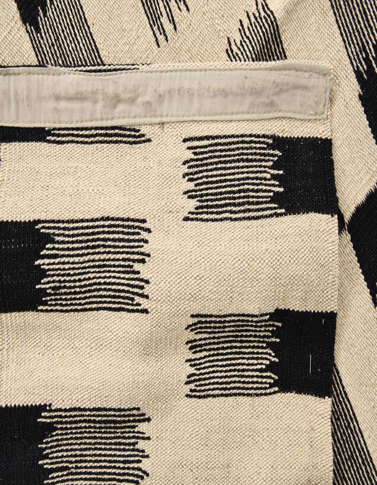 Detail image of  5' 8 x 7' 9  Hand Woven Kilim Modern Wool Rug