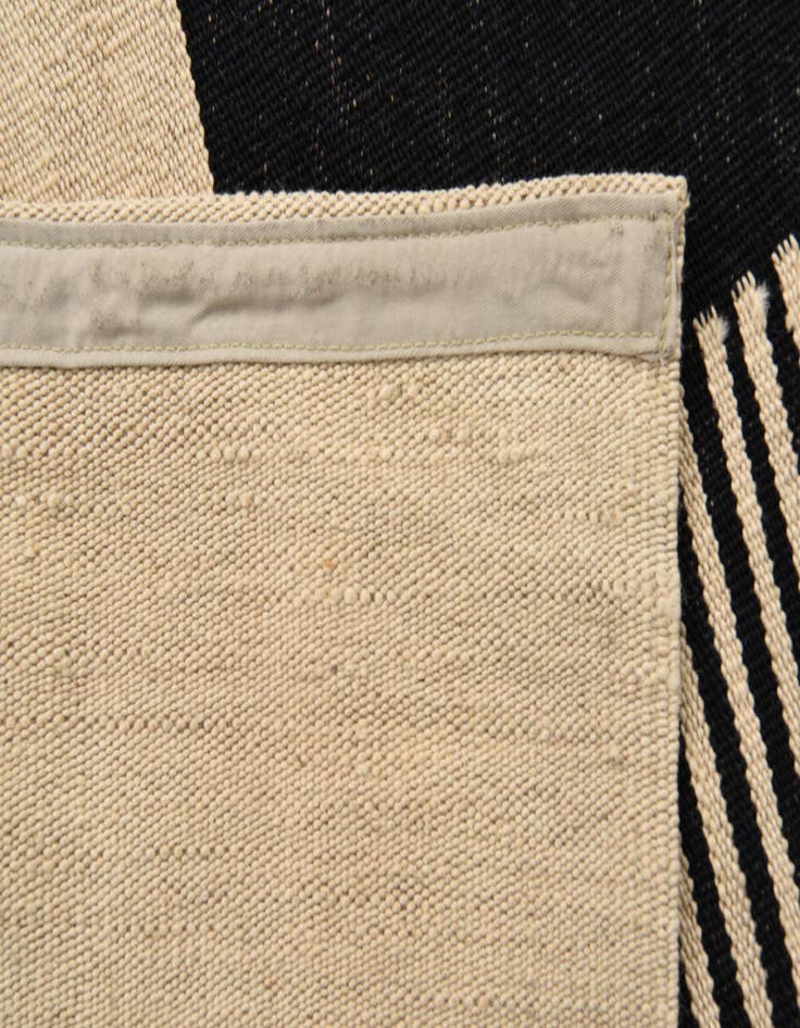 Detail image of  6' 7 x 9' 8  Hand Woven Kilim Modern Wool Rug