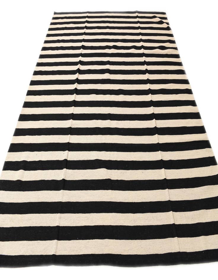 Detail image of  8' 6 x 9' 10  Hand Woven Kilim Modern Wool Rug