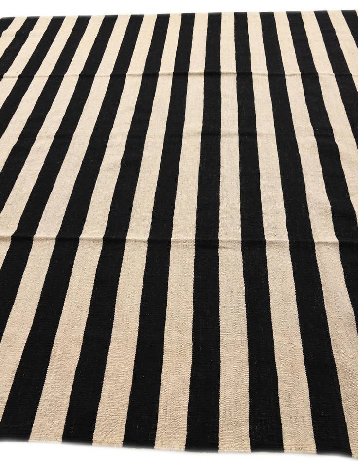 Detail image of  8' 6 x 9' 10  Hand Woven Kilim Modern Wool Rug