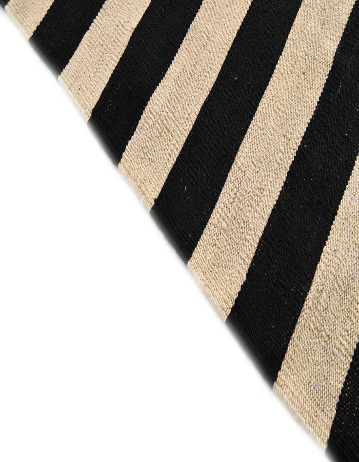Detail image of  8' 6 x 9' 10  Hand Woven Kilim Modern Wool Rug