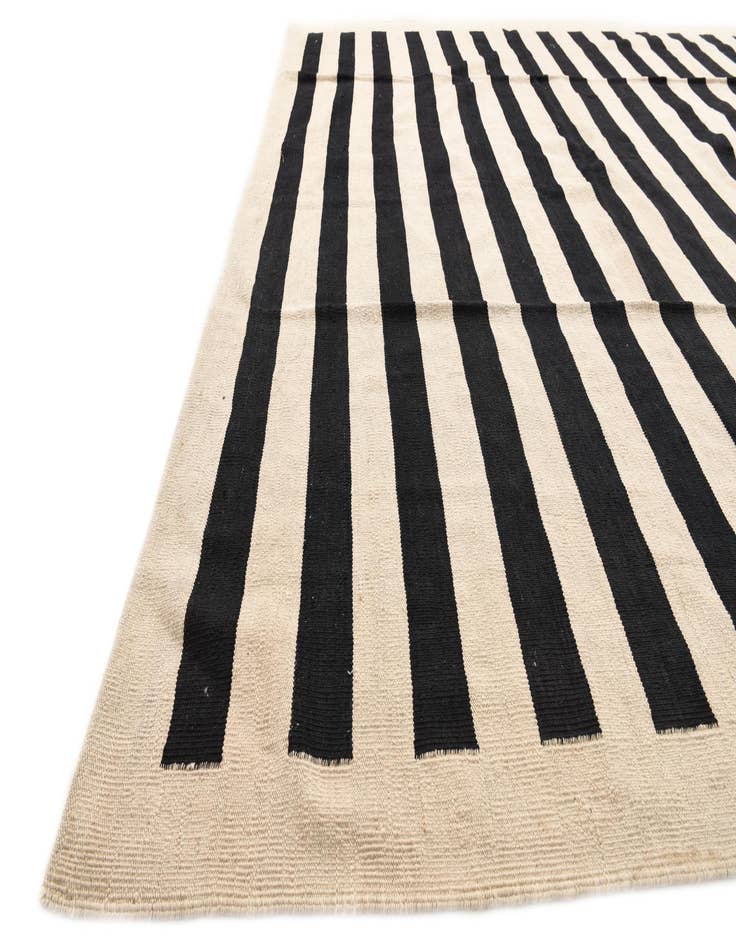 Detail image of  8' 4 x 9' 8  Hand Woven Kilim Modern Wool Rug