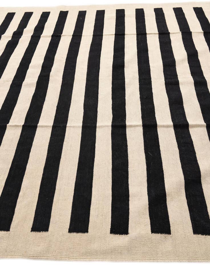 Detail image of  8' 4 x 9' 8  Hand Woven Kilim Modern Wool Rug