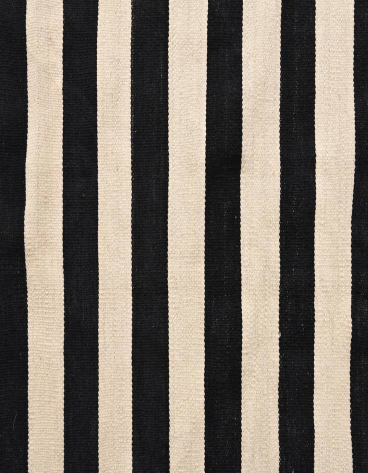 Detail image of  8' 4 x 9' 8  Hand Woven Kilim Modern Wool Rug