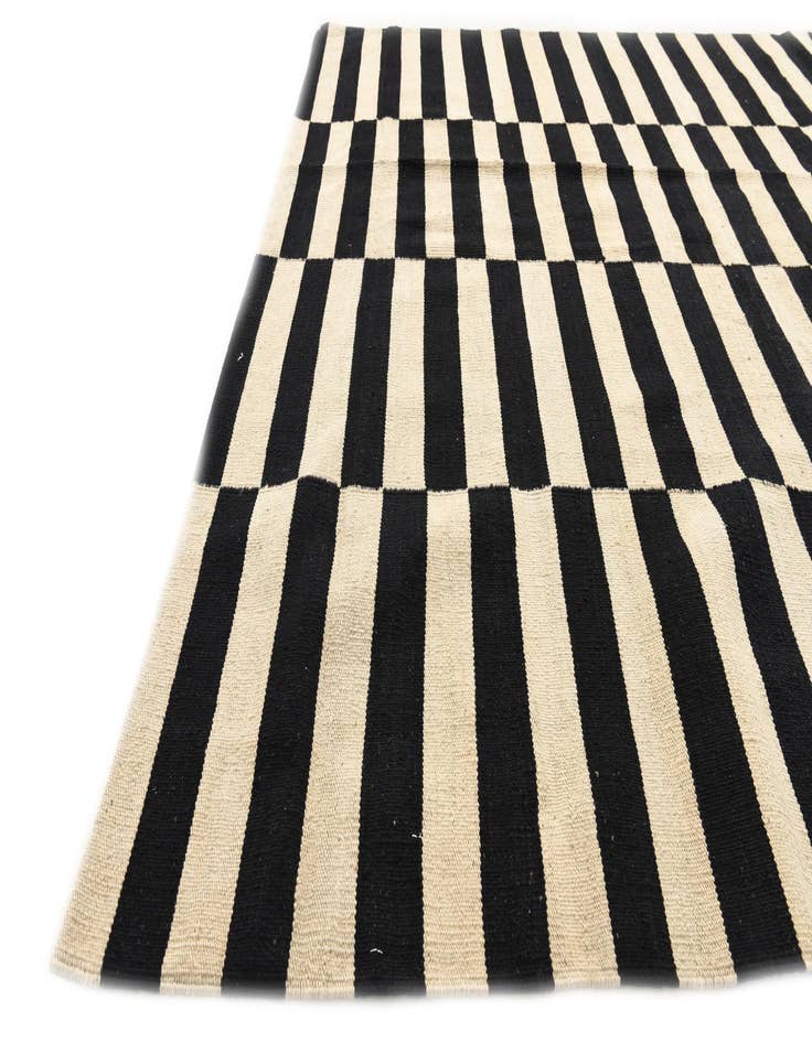 Detail image of  5' 8 x 8'  Hand Woven Kilim Modern Wool Rug