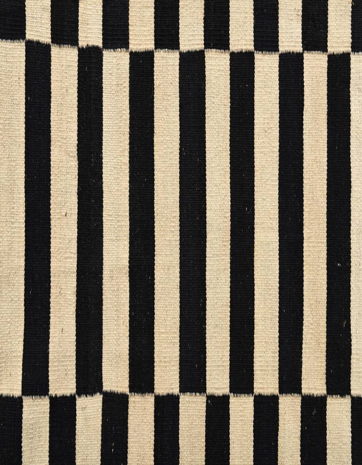 Detail image of  5' 8 x 8'  Hand Woven Kilim Modern Wool Rug