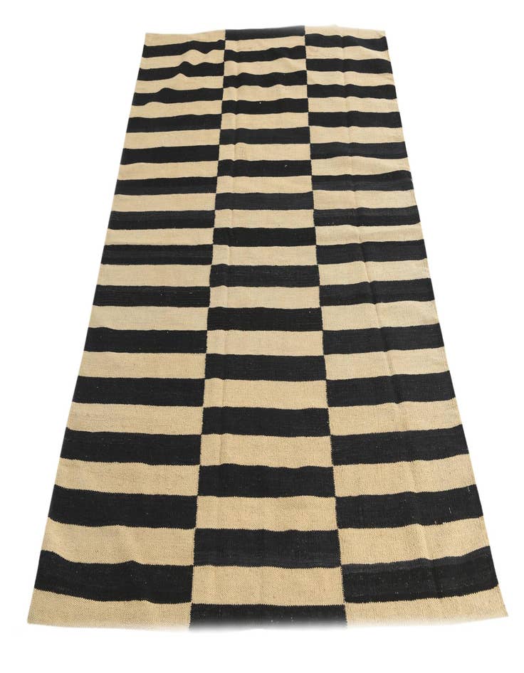 Detail image of  4' 3 x 5' 10  Hand Woven Kilim Modern Wool Rug