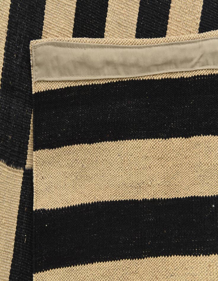Detail image of  4' 3 x 5' 10  Hand Woven Kilim Modern Wool Rug