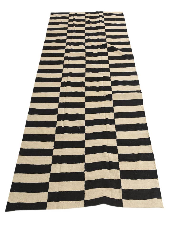 Detail image of  5' 5 x 7' 7  Hand Woven Kilim Modern Wool Rug