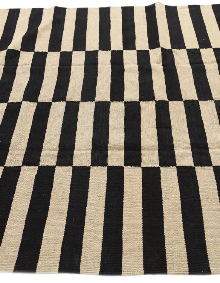 Detail image of  5' 5 x 7' 7  Hand Woven Kilim Modern Wool Rug