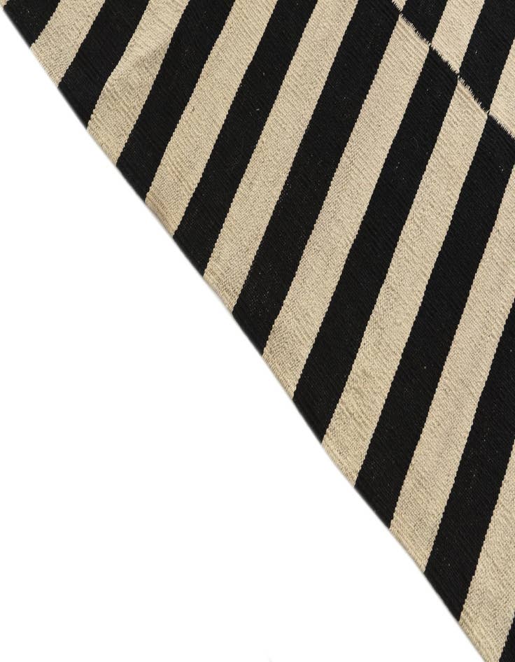 Detail image of  5' 8 x 7' 9  Hand Woven Kilim Modern Wool Rug