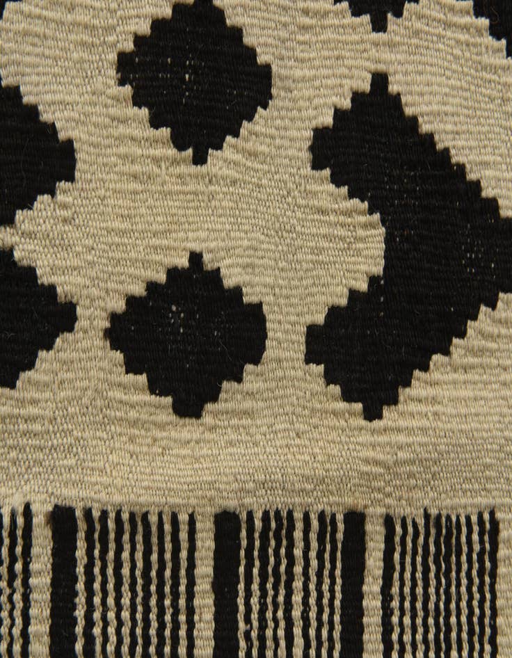 Detail image of  7' x 9' 5  Hand Woven Kilim Modern Wool Rug
