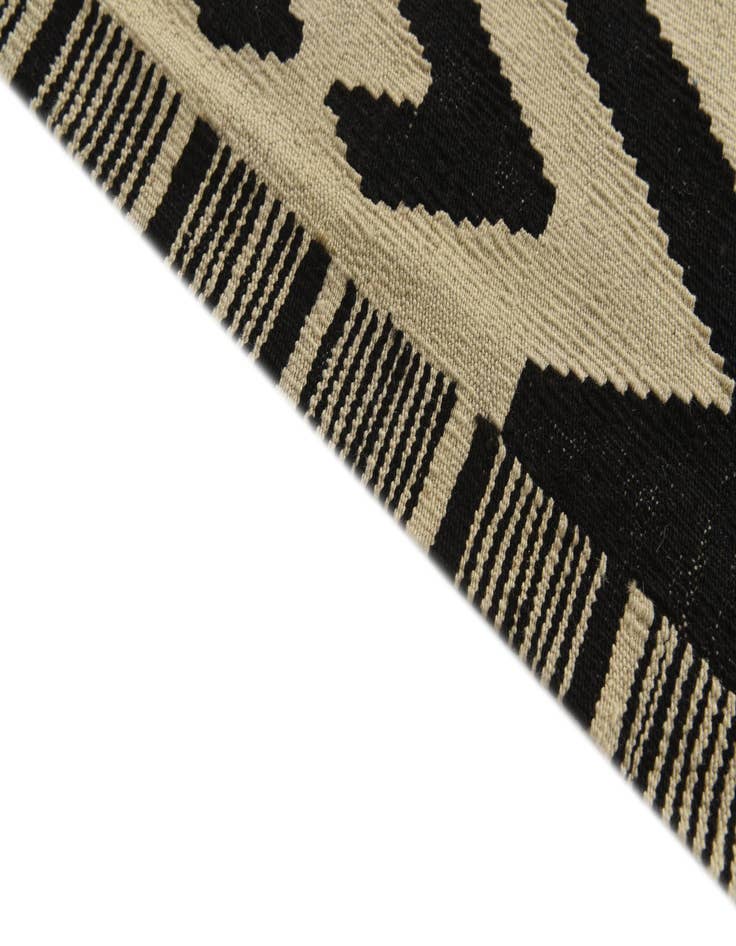 Detail image of  7' x 9' 5  Hand Woven Kilim Modern Wool Rug