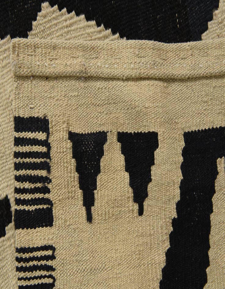 Detail image of  7' x 9' 5  Hand Woven Kilim Modern Wool Rug