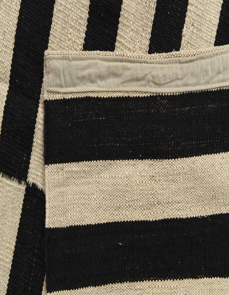 Detail image of  4' 9 x 6' 3  Hand Woven Kilim Modern Wool Rug