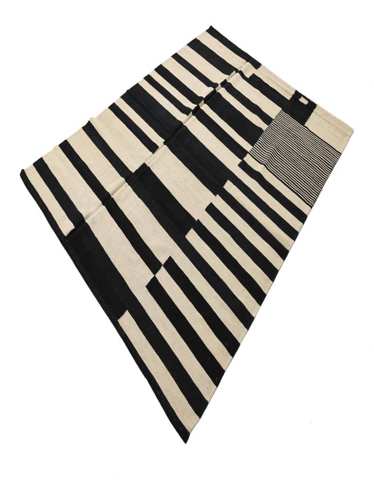 Detail image of  5' 8 x 7' 7  Hand Woven Kilim Modern Wool Rug