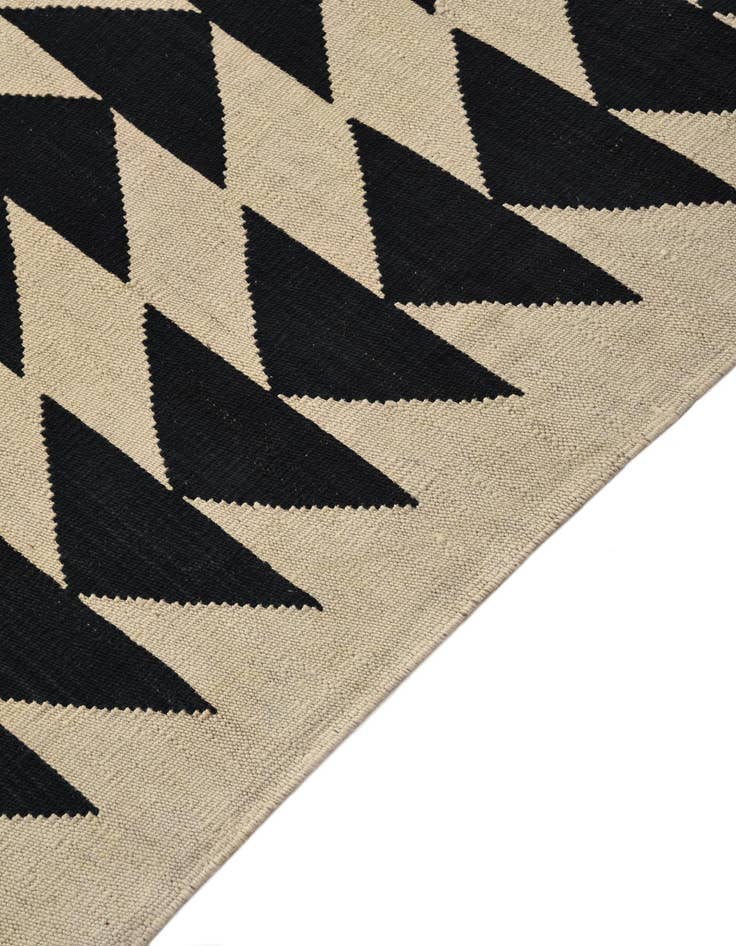 Detail image of  6' 11 x 9' 6  Hand Woven Kilim Modern Wool Rug