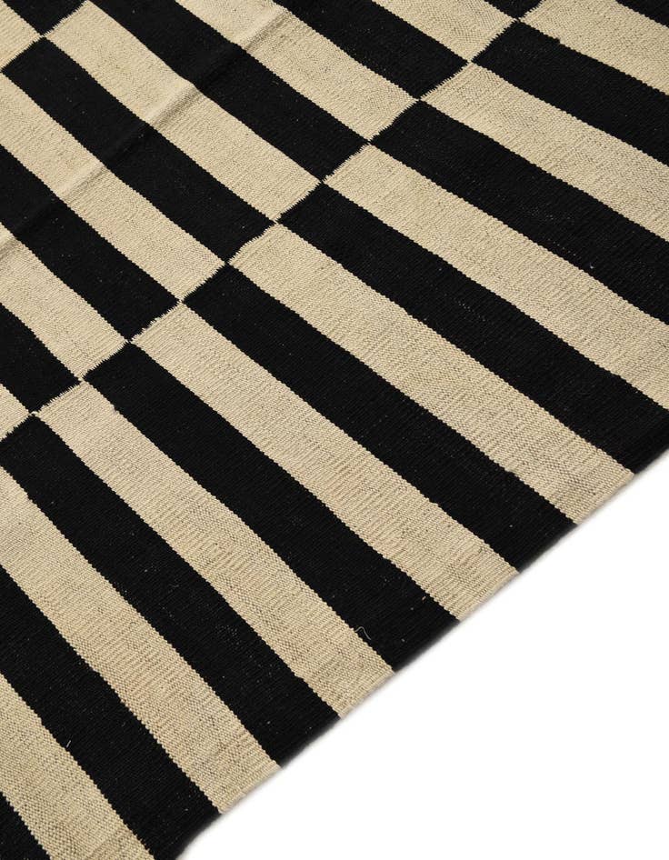 Detail image of  4' 2 x 6'  Hand Woven Kilim Modern Wool Rug