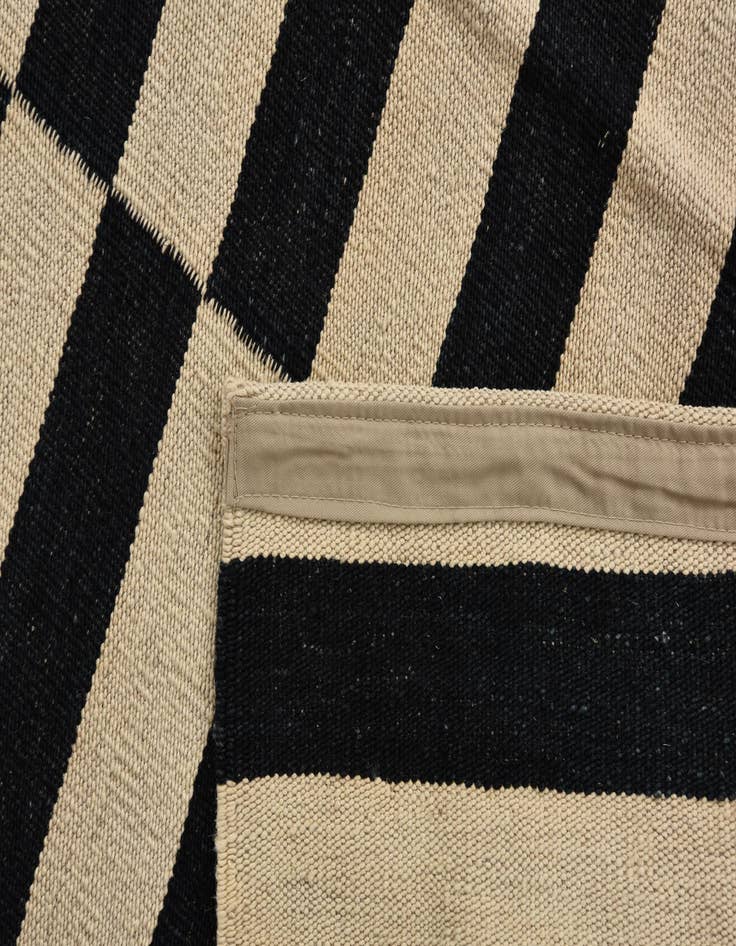 Detail image of  3' 5 x 5'  Hand Woven Kilim Modern Wool Rug