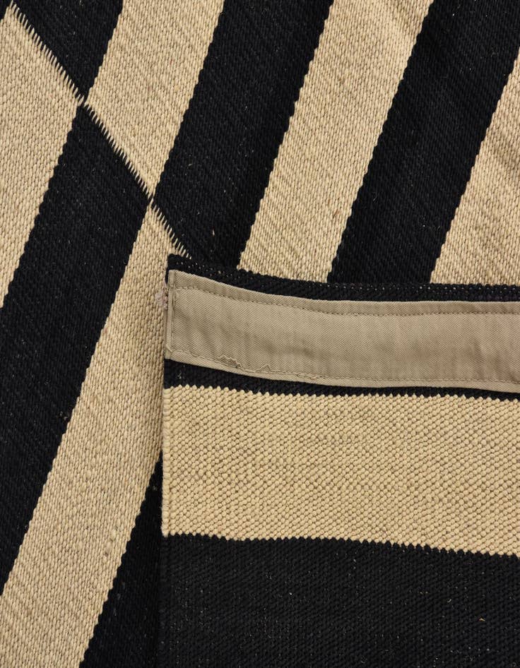 Detail image of  3' 2 x 5'  Hand Woven Kilim Modern Wool Rug