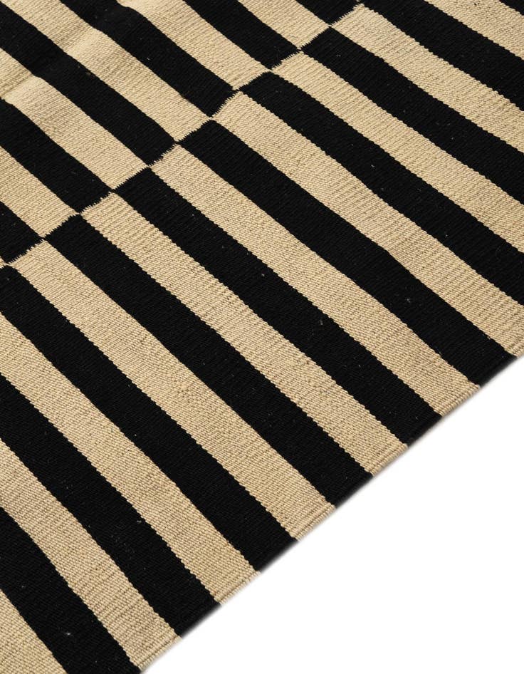 Detail image of  3' 5 x 4' 7  Hand Woven Kilim Modern Wool Rug