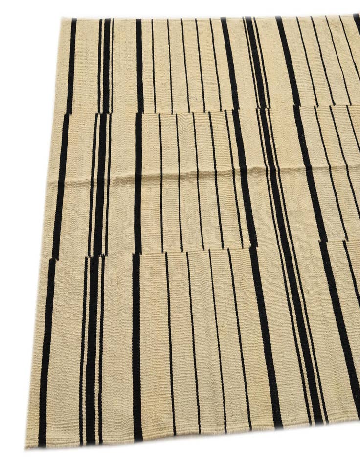 Detail image of  4' 1 x 5' 10  Hand Woven Kilim Modern Wool Rug