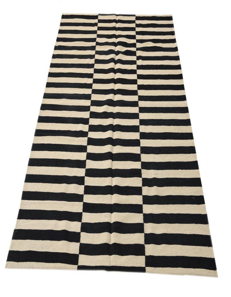 Detail image of  4' 1 x 5' 9  Hand Woven Kilim Modern Wool Rug