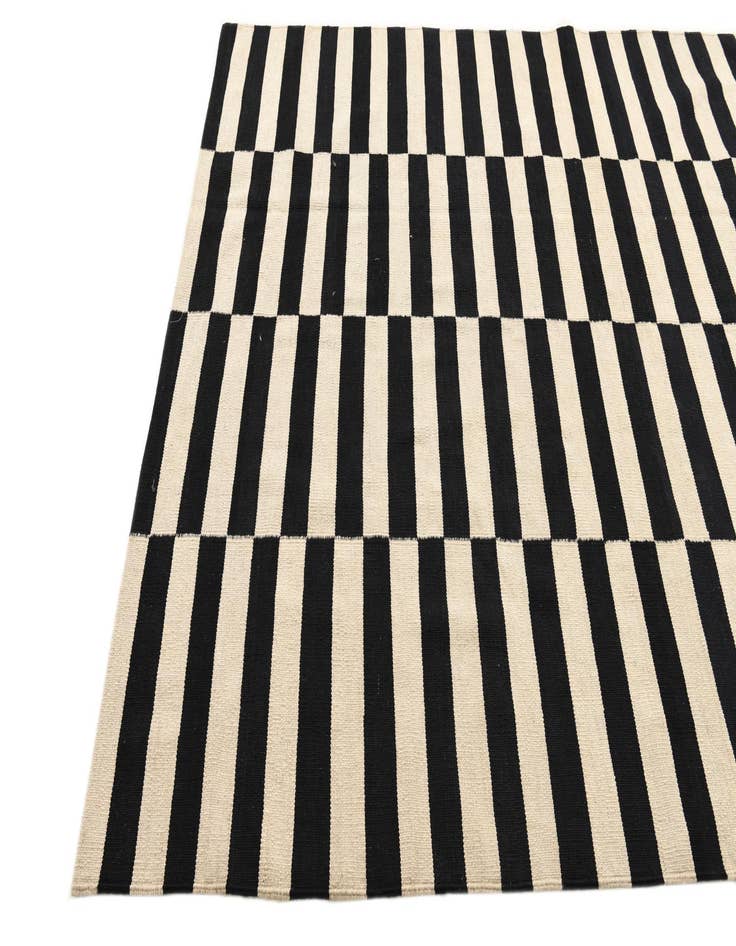 Detail image of  5' 7 x 7' 11  Hand Woven Kilim Modern Wool Rug